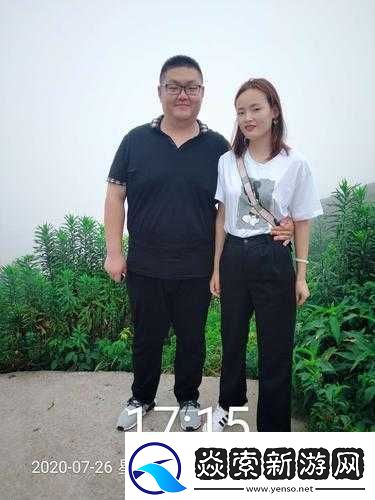 和朋友夫妻一起出去旅游住在一起