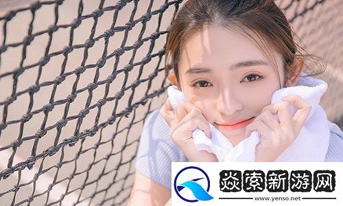 几个装修工人把我压在茶几下