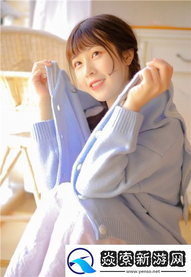 两个男生轻松制作美味酿酿酱酱片