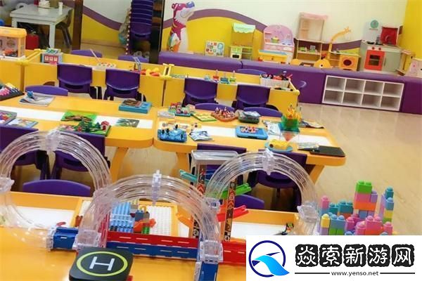 海棠映衬下的噩梦玩具体验馆