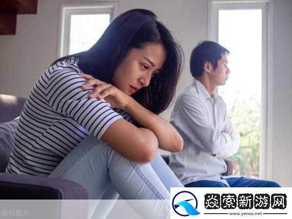 老公和小姑子躺在一起睡觉正常吗