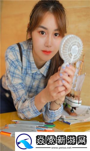 中午妈妈在厨房做饭爱的滋味浓烈，网友：每一份菜肴都是母爱的体现，令人怀念！