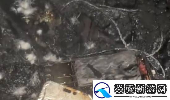 女子睡觉时充电中的手机突然爆炸