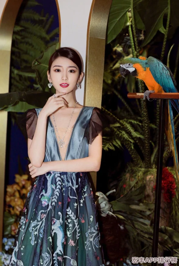 真丝修身开叉旗袍裙子施恩