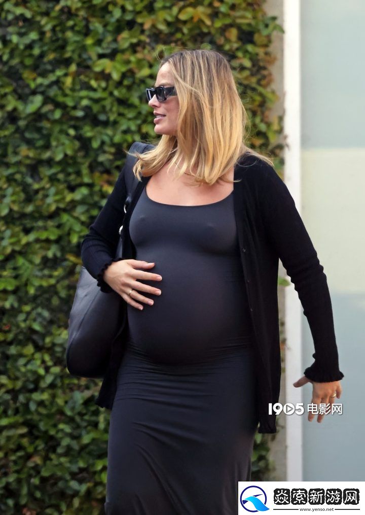 玛格特·罗比结婚8年后升级宝妈