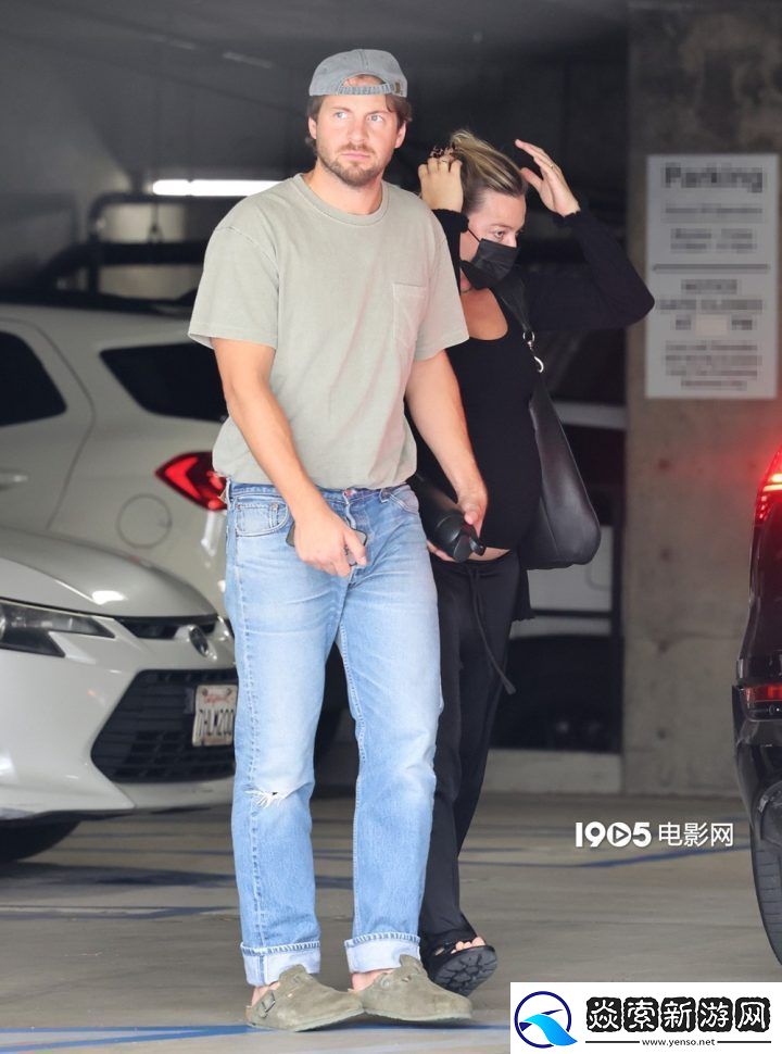 玛格特·罗比结婚8年后升级宝妈