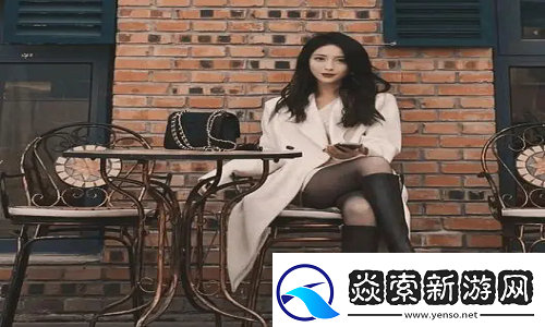 几个装修工人把我压在茶几