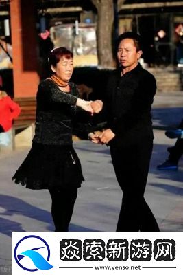 专找老阿姨俩兄弟是谁