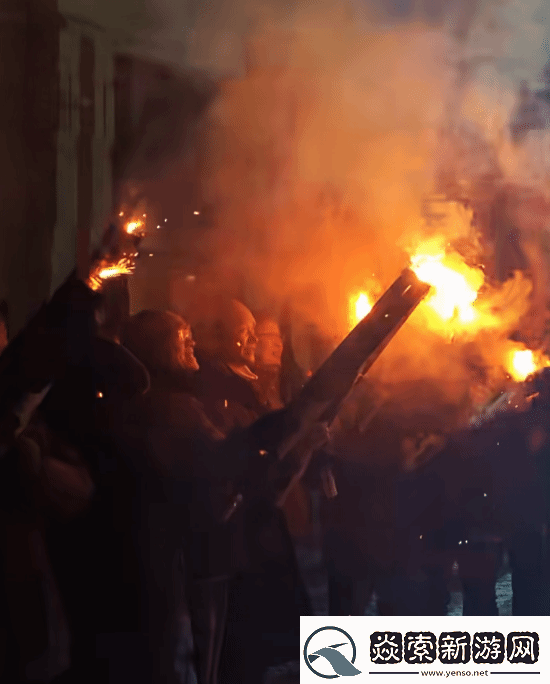 雷军手持加特林提前拜年