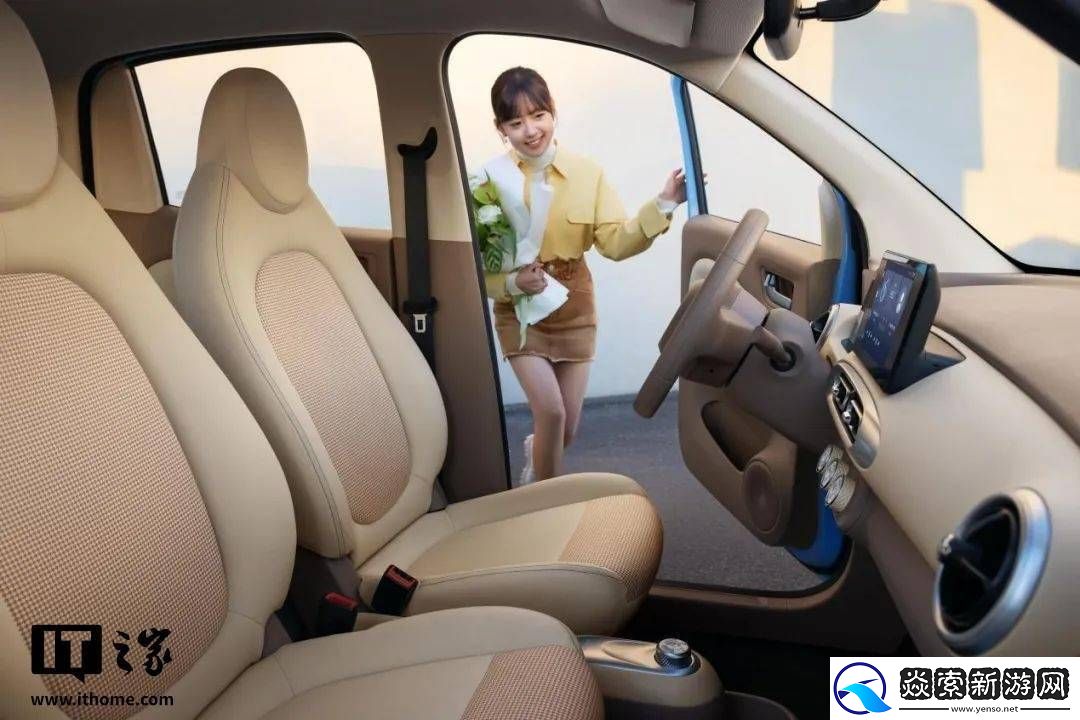 五菱宏光MINIEV四门版纯电小车来袭