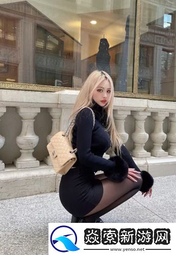 中午妈妈在厨房做饭时光:温暖与美味交织的家庭记忆