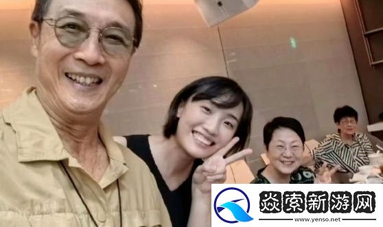 42岁胡歌罕见秀恩爱