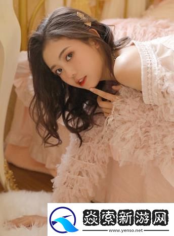 小雪解开乳罩给老杨摸暧昧氛围的惊艳演绎网友