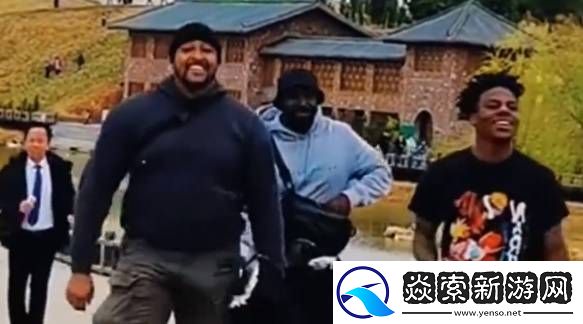 以抽象闻名全球的甲亢哥