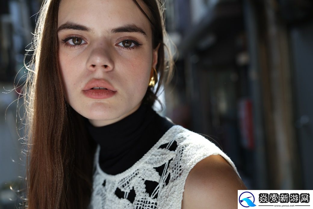 佳能发布全画幅专微相机EOS