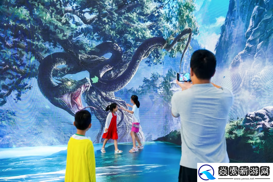 文博会华为天生会画数字艺术展人气爆棚