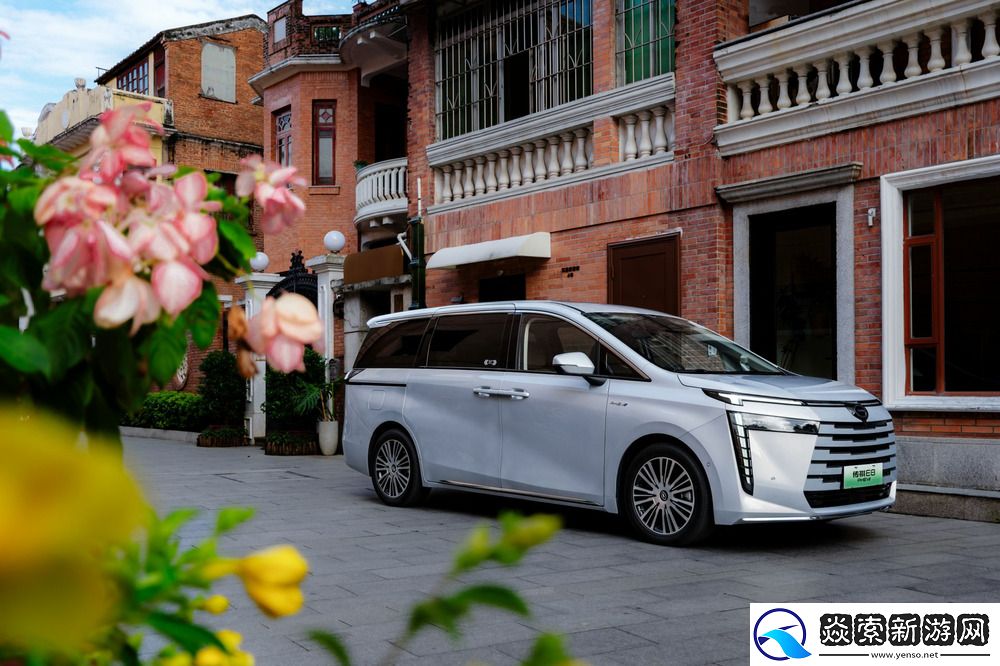 广汽传祺E8+家庭MPV上市