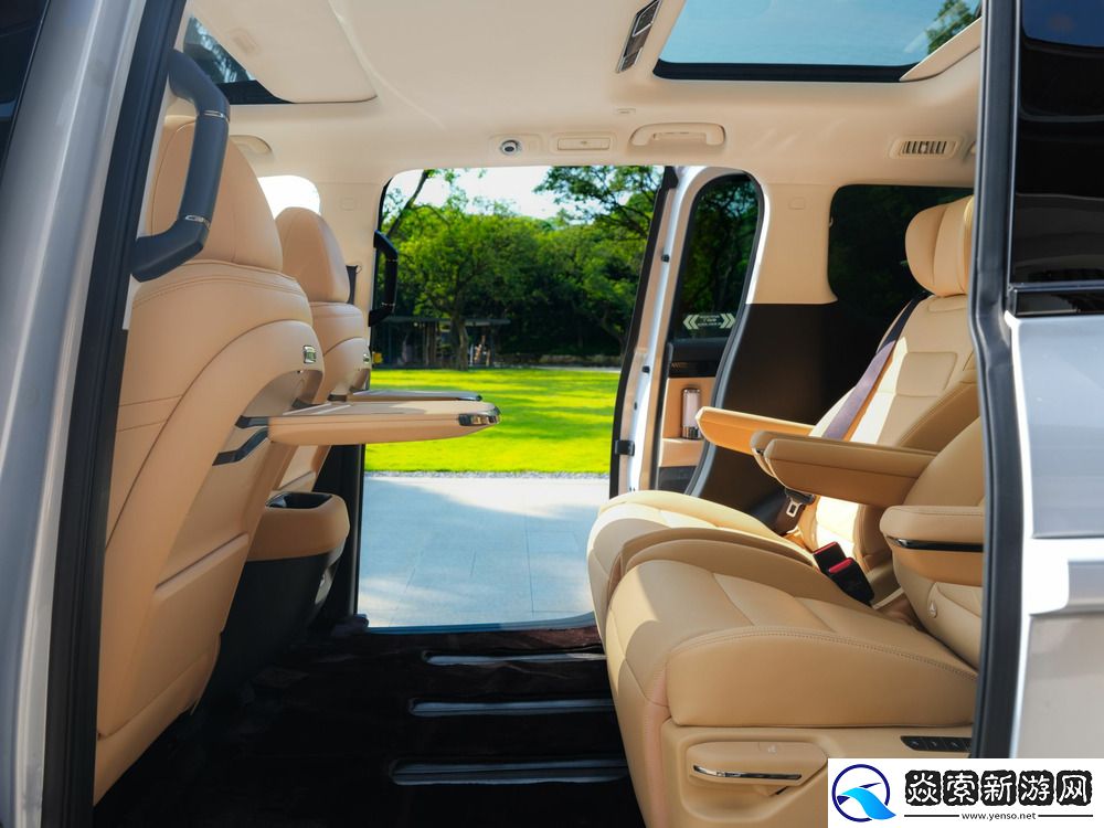 广汽传祺E8+家庭MPV上市