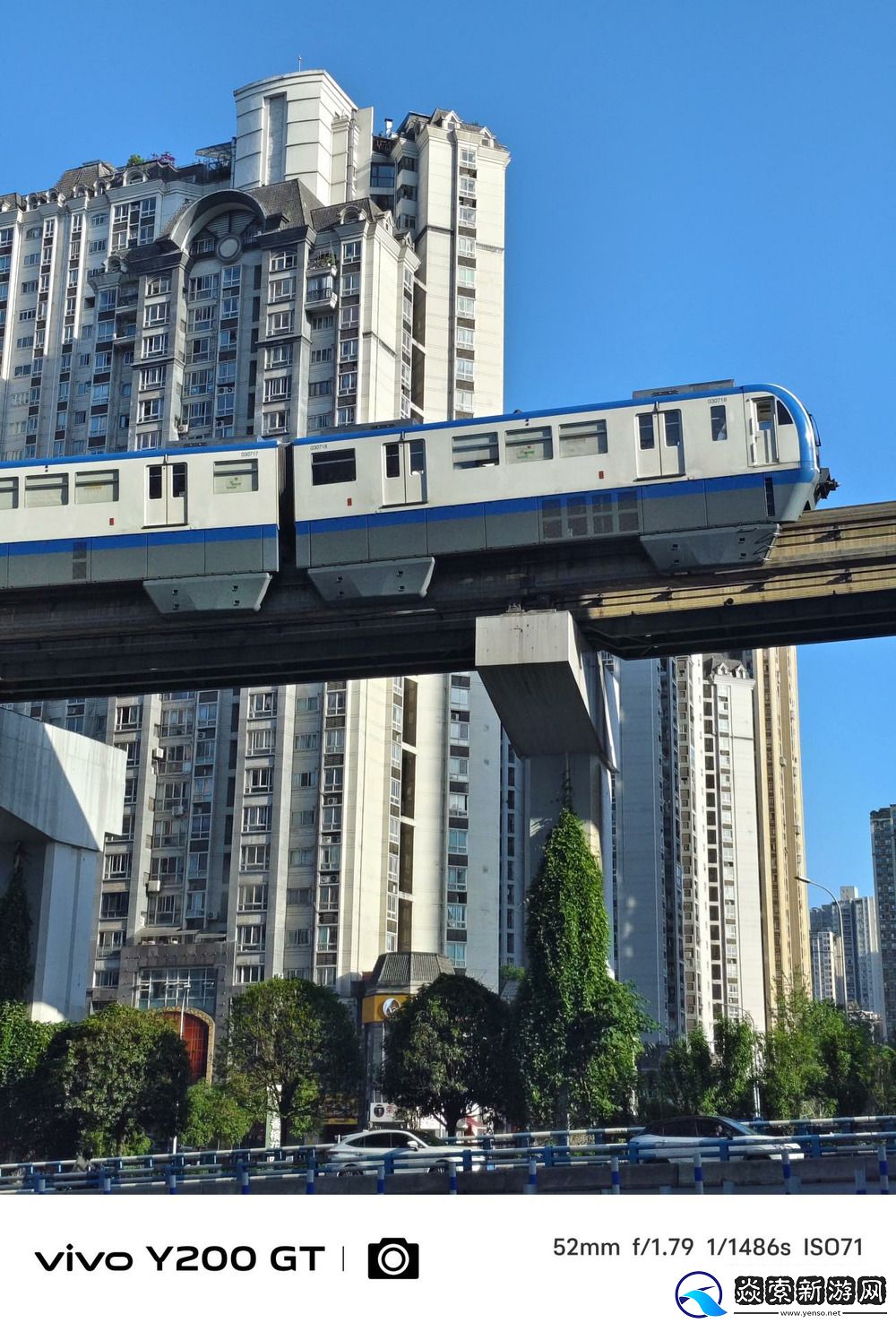 超薄直屏+超长续航