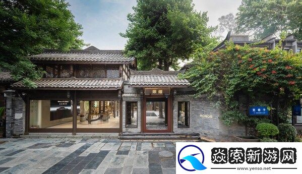 荣耀全球首家旗舰店落地蓉城