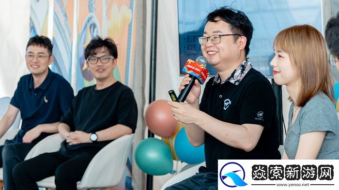 CF运输船驶入深圳欢乐港湾