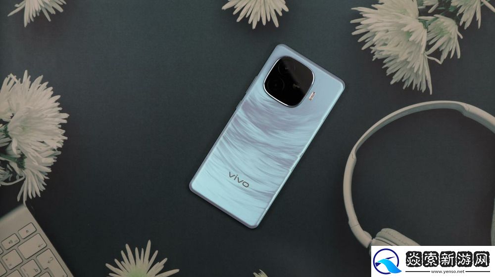 超薄直屏+超长续航