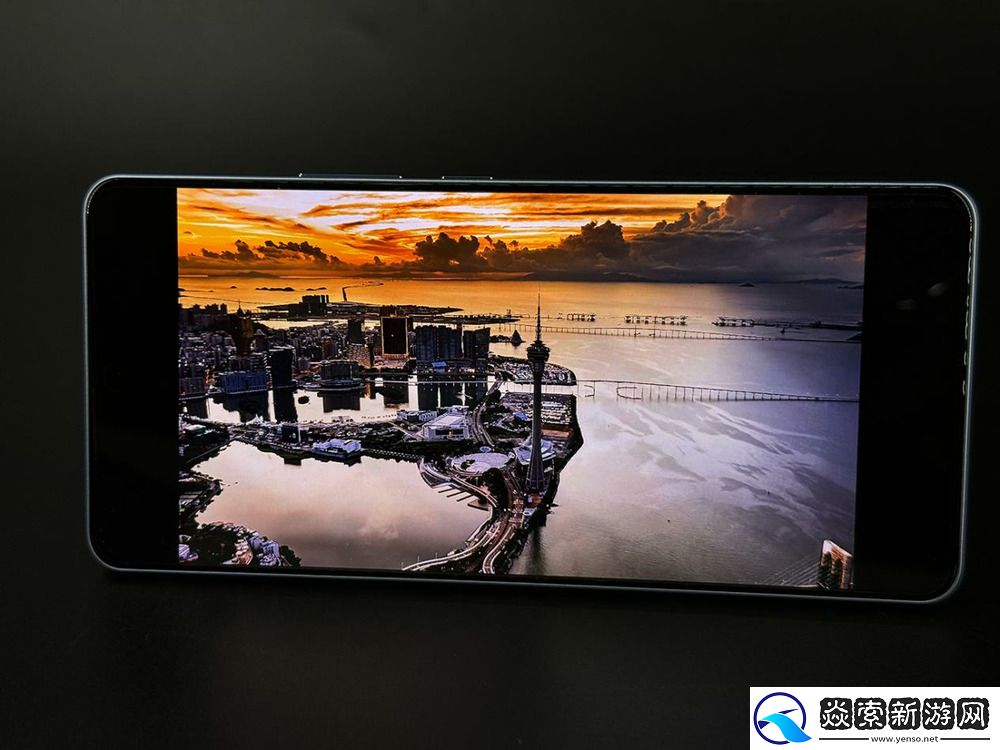 极致轻薄游戏体验加码！iQOO