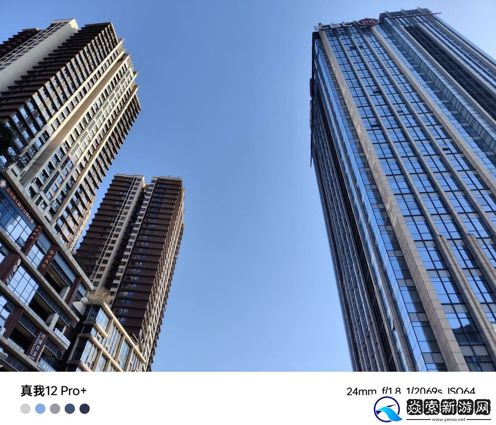 潜望式长焦影像加持