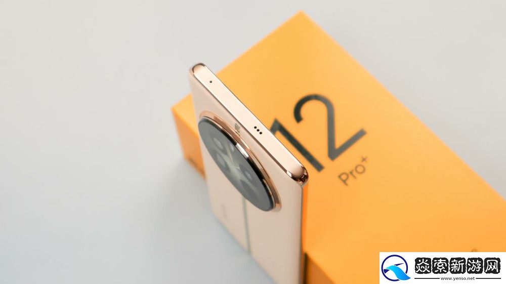 潜望式长焦影像加持