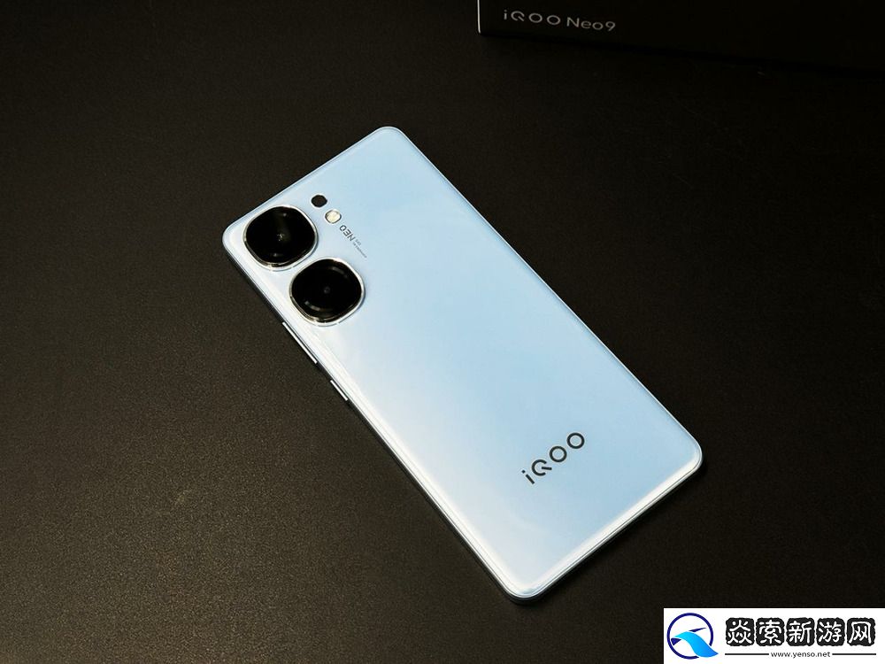 极致轻薄游戏体验加码！iQOO