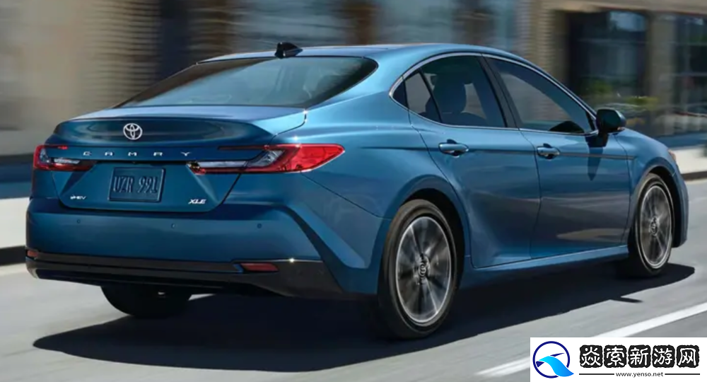 全新丰田凯美瑞官图曝光