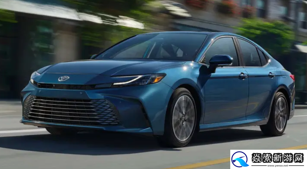 全新丰田凯美瑞官图曝光