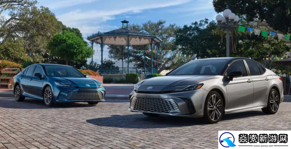 全新丰田凯美瑞官图曝光